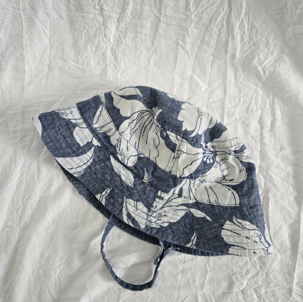 GAP Blue and White Floral Hat